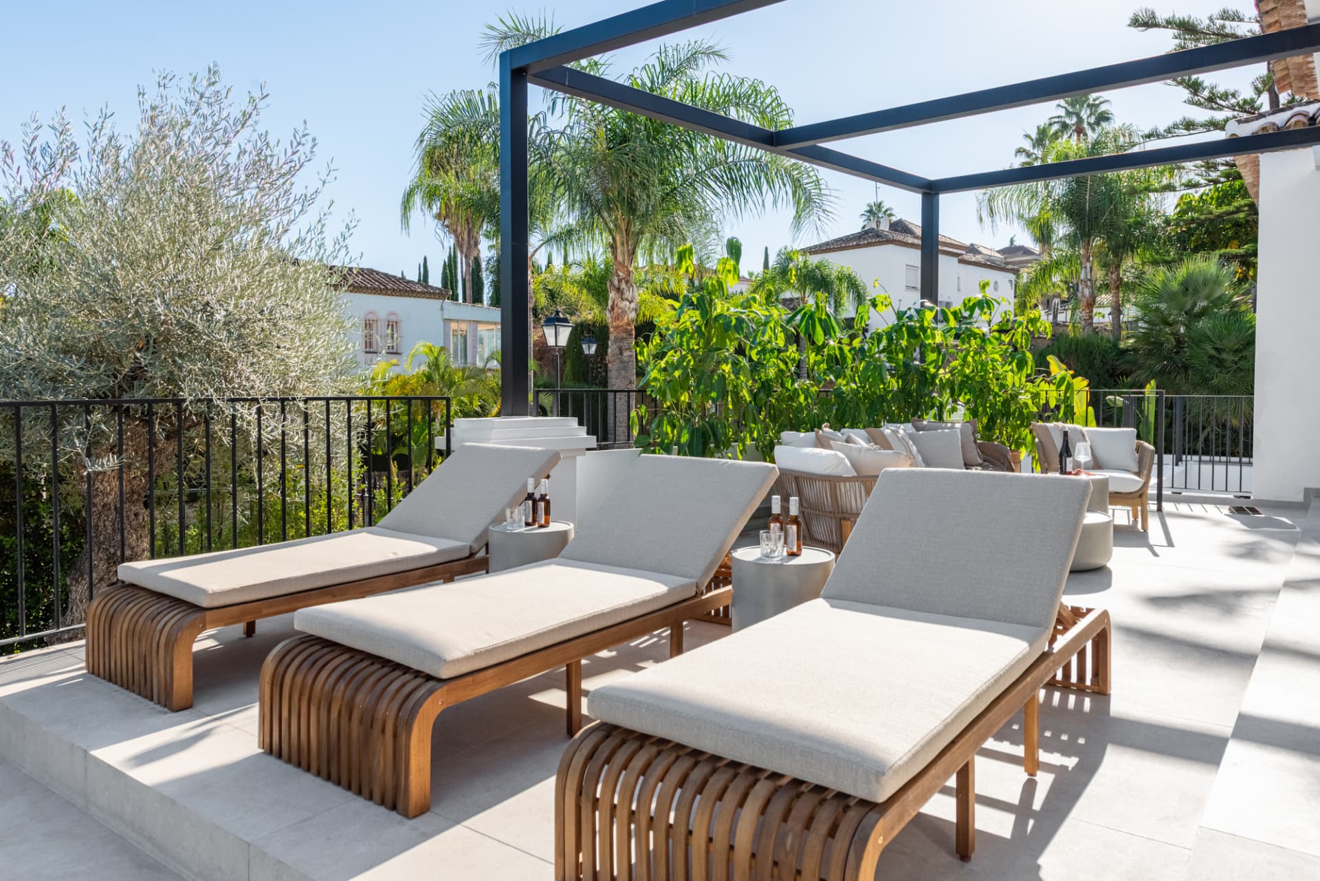Top-renovated villa hidden inside a gated community in Nueva Andalucía.