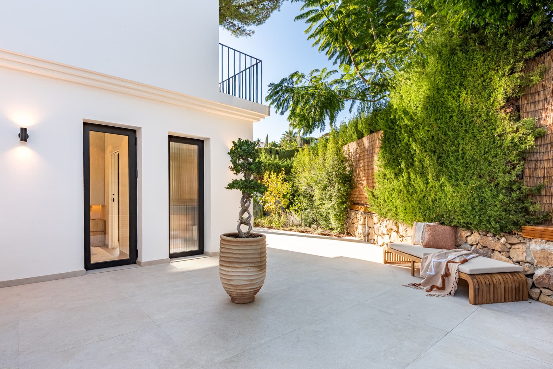 Top-renovated villa hidden inside a gated community in Nueva Andalucía.