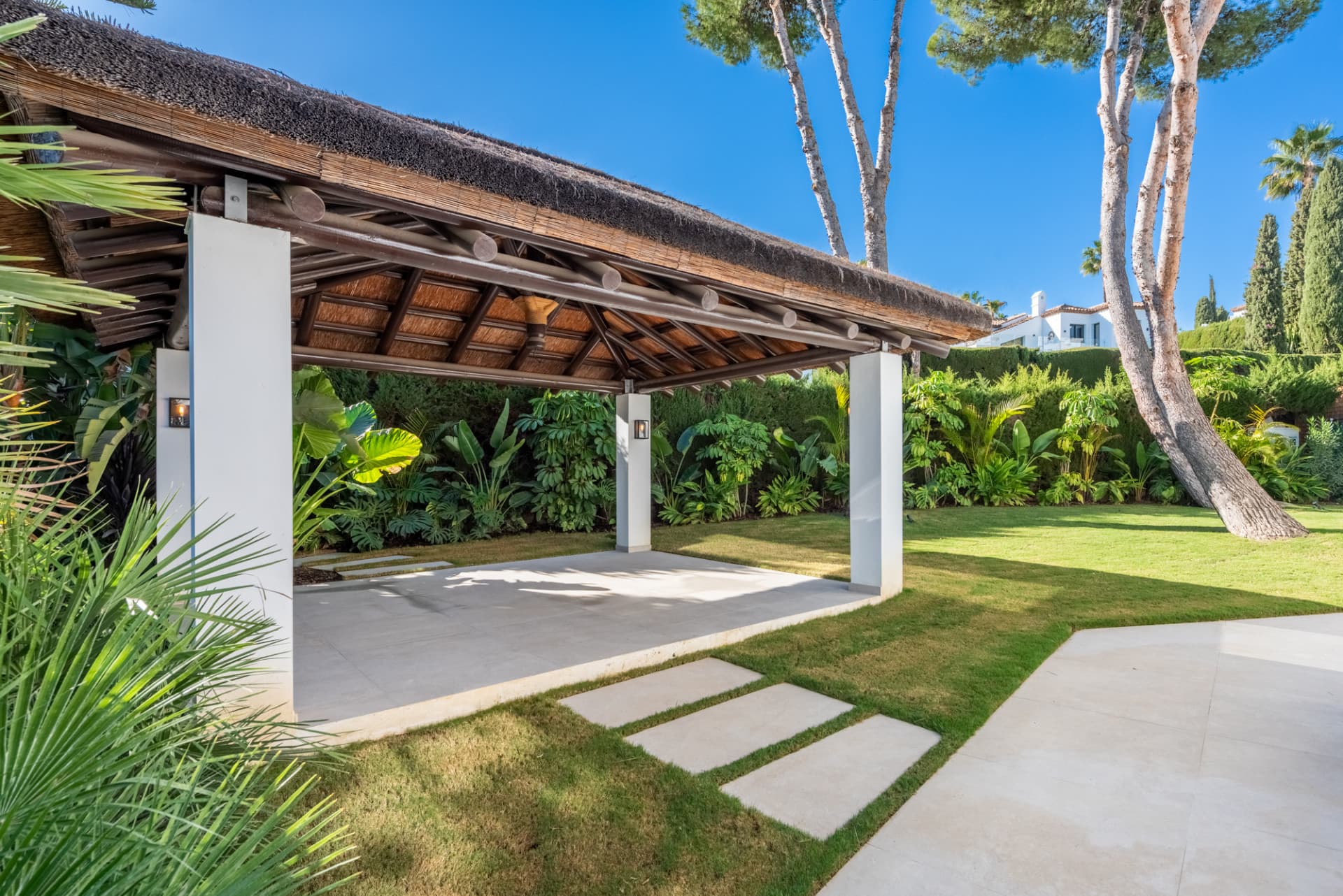 Top-renovated villa hidden inside a gated community in Nueva Andalucía.
