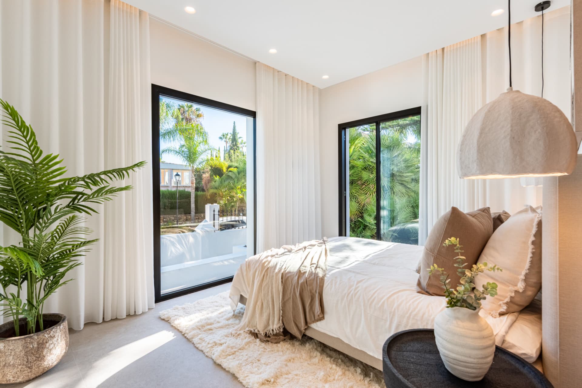 Top-renovated villa hidden inside a gated community in Nueva Andalucía.