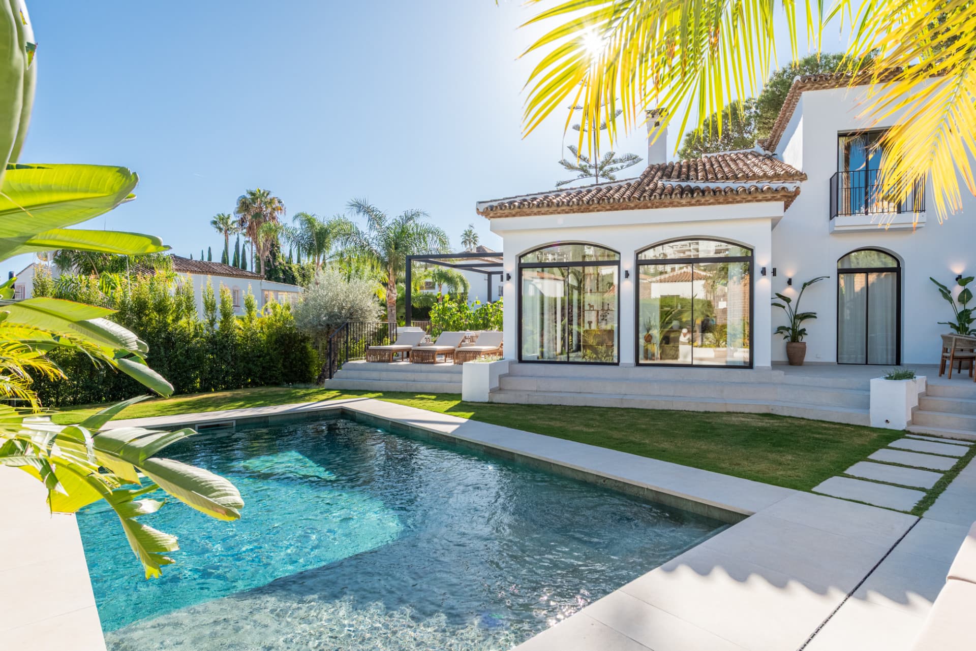 Top-renovated villa hidden inside a gated community in Nueva Andalucía.