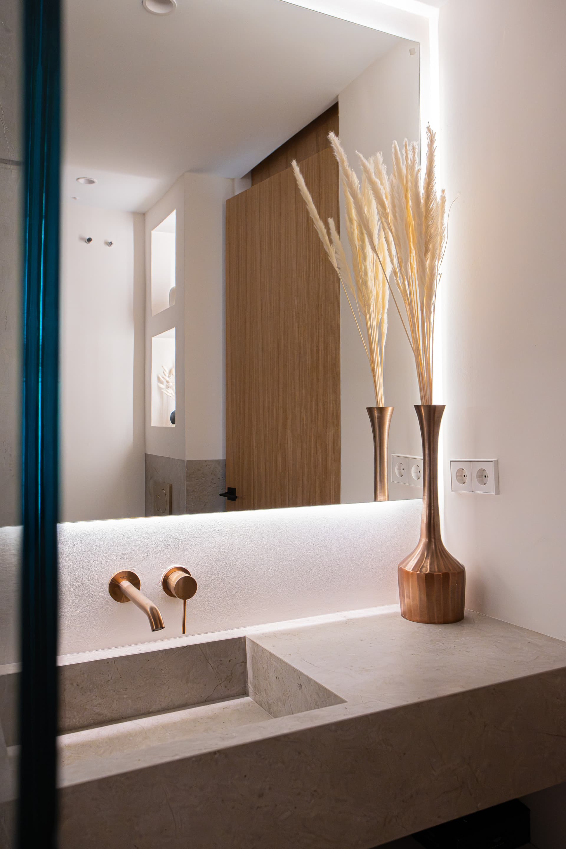 Aloha Garden — Fully Renovated 4-Bedroom Duplex Penthouse