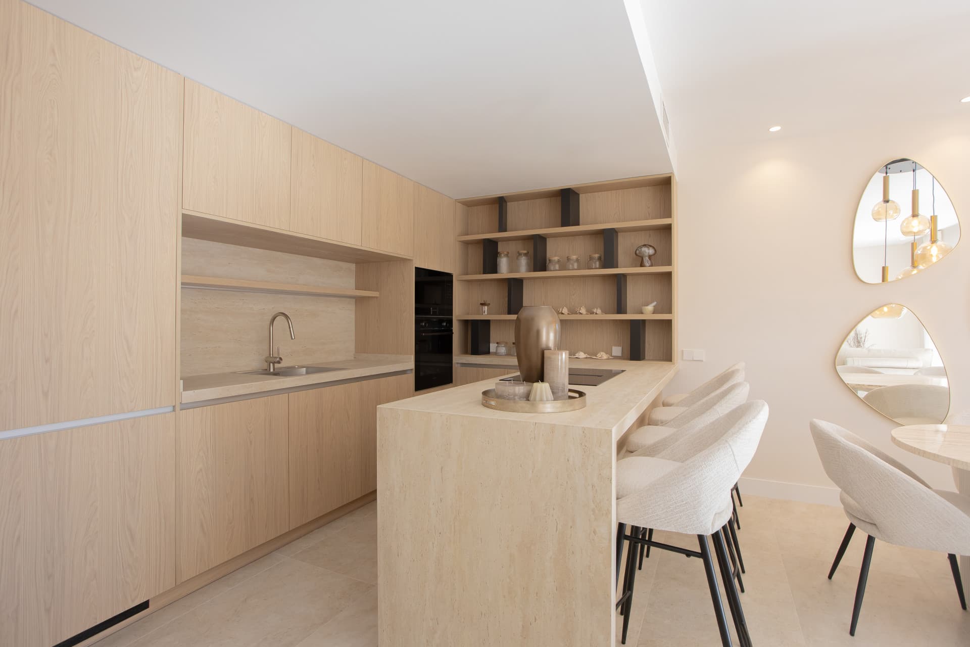 Aloha Garden — Fully Renovated 4-Bedroom Duplex Penthouse