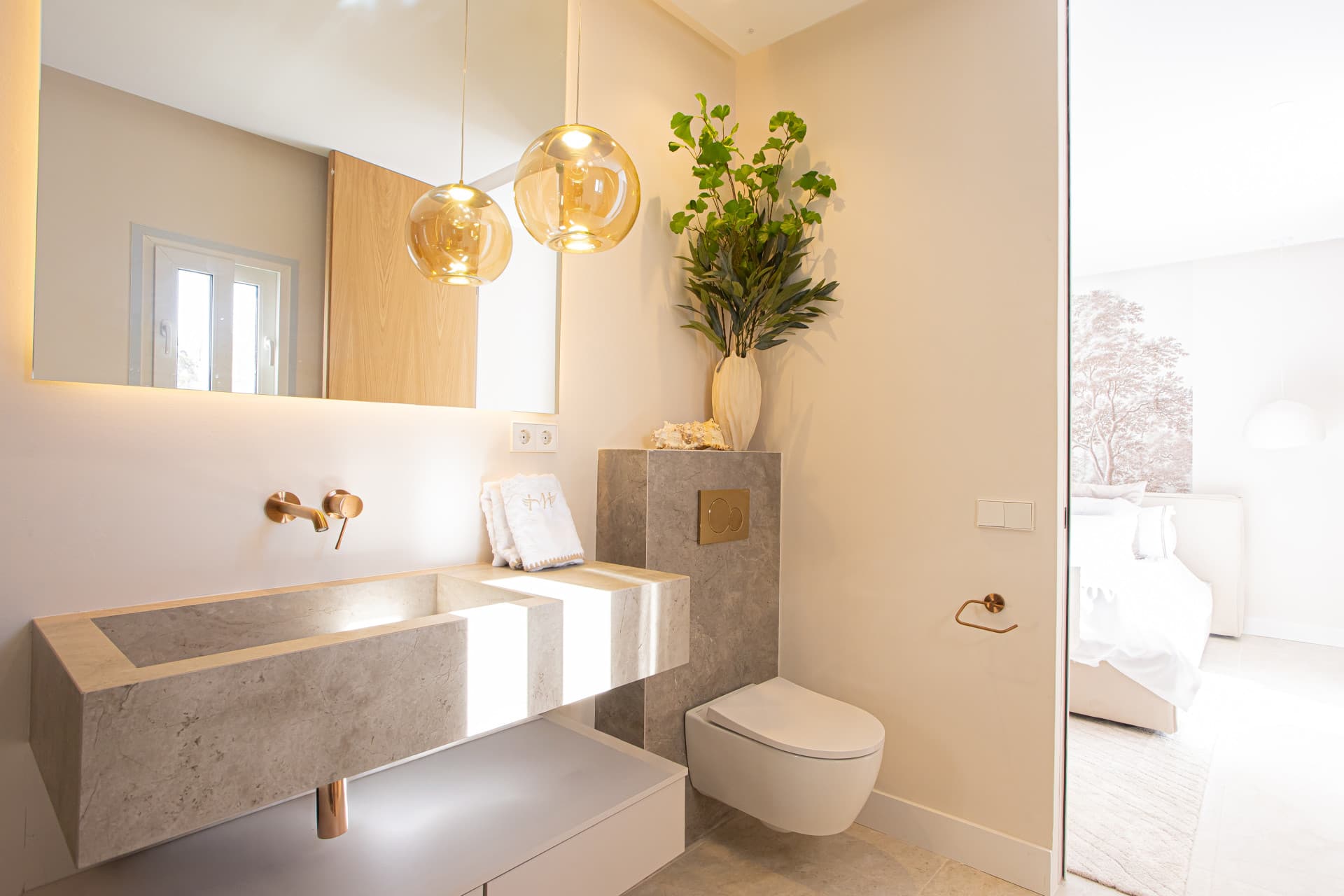 Aloha Garden — Fully Renovated 4-Bedroom Duplex Penthouse