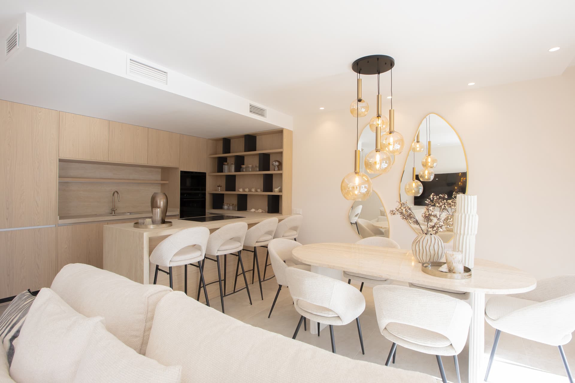 Aloha Garden — Fully Renovated 4-Bedroom Duplex Penthouse