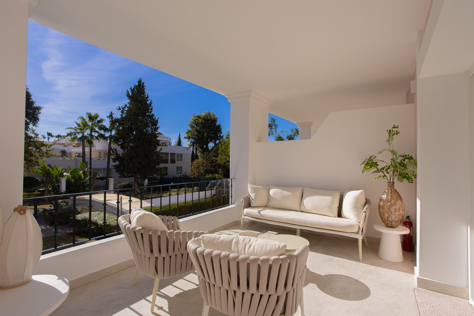 Aloha Garden — Fully Renovated 4-Bedroom Duplex Penthouse