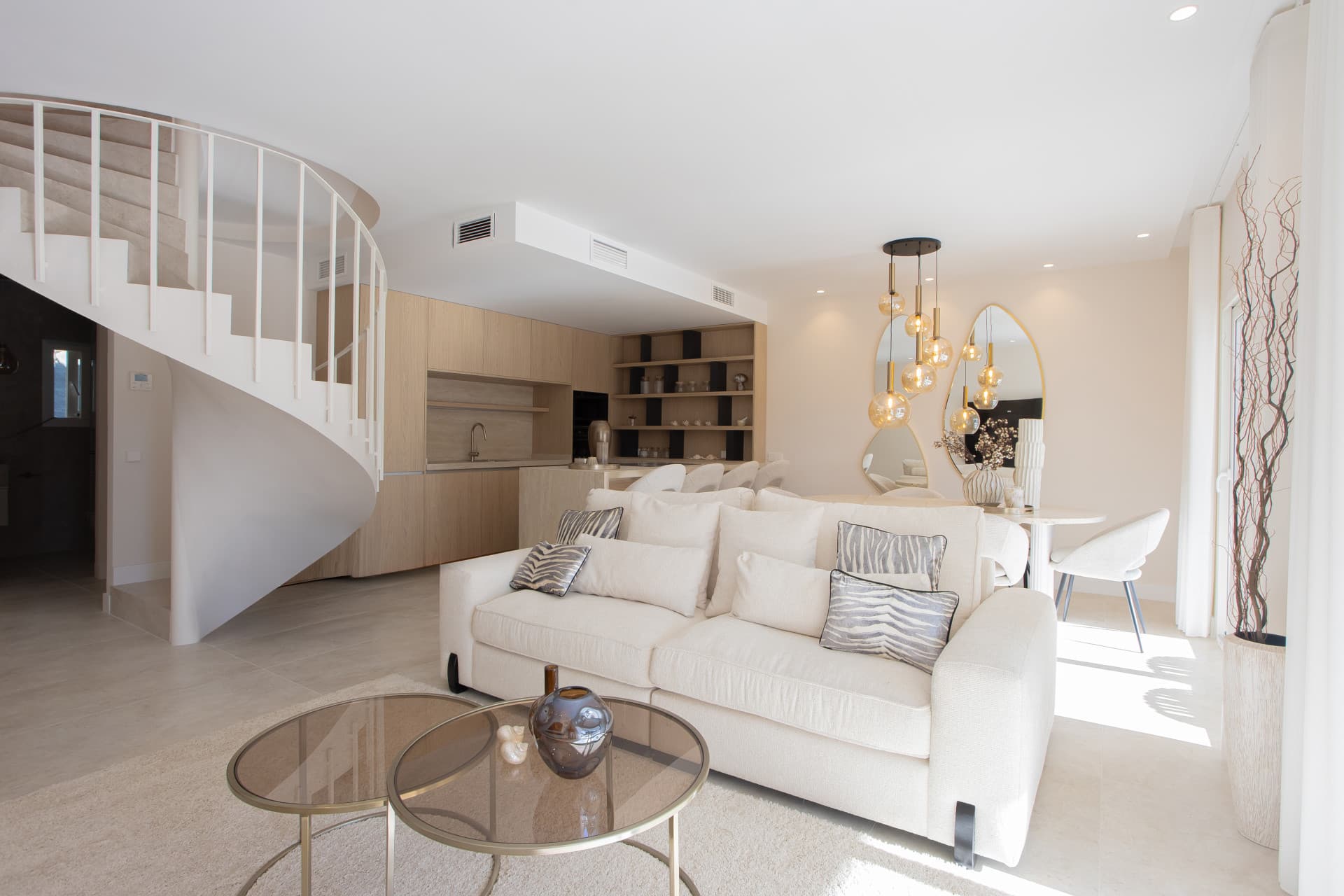 Aloha Garden — Fully Renovated 4-Bedroom Duplex Penthouse
