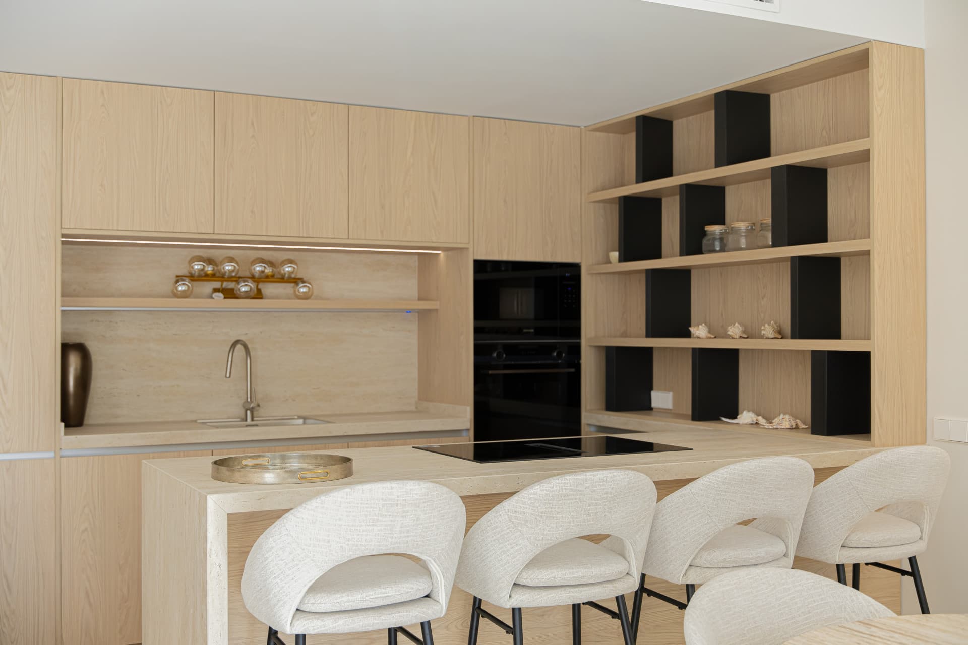 Aloha Garden — Fully Renovated 4-Bedroom Duplex Penthouse