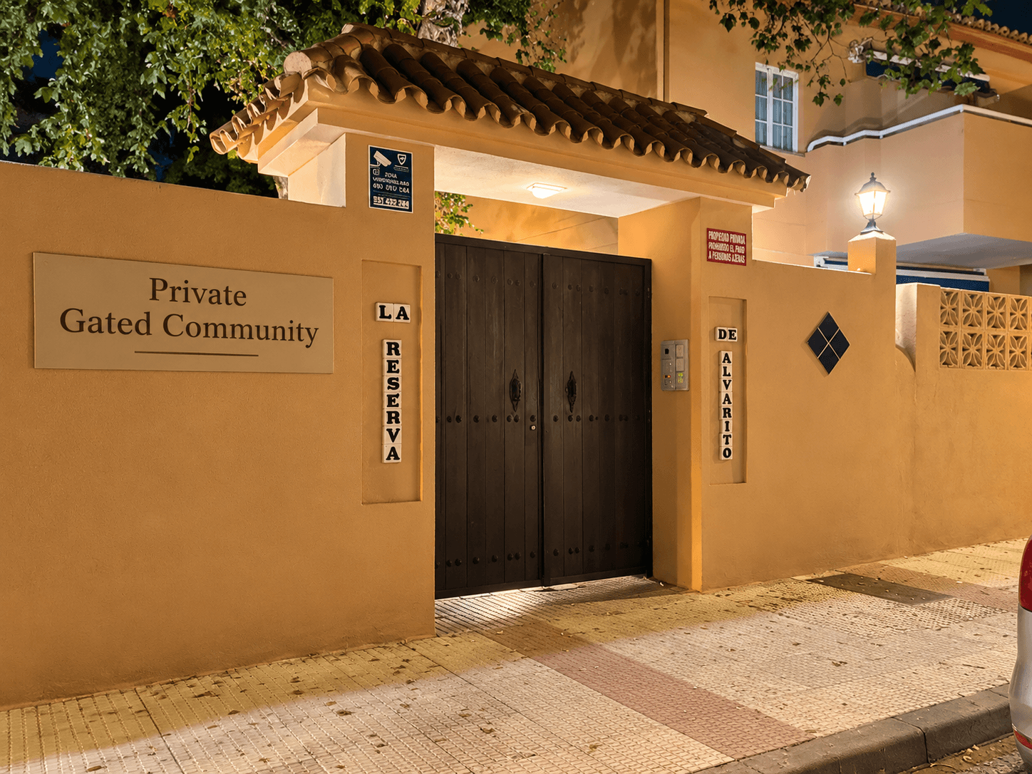 Beachside Family Townhouse in Elviria, Marbella East