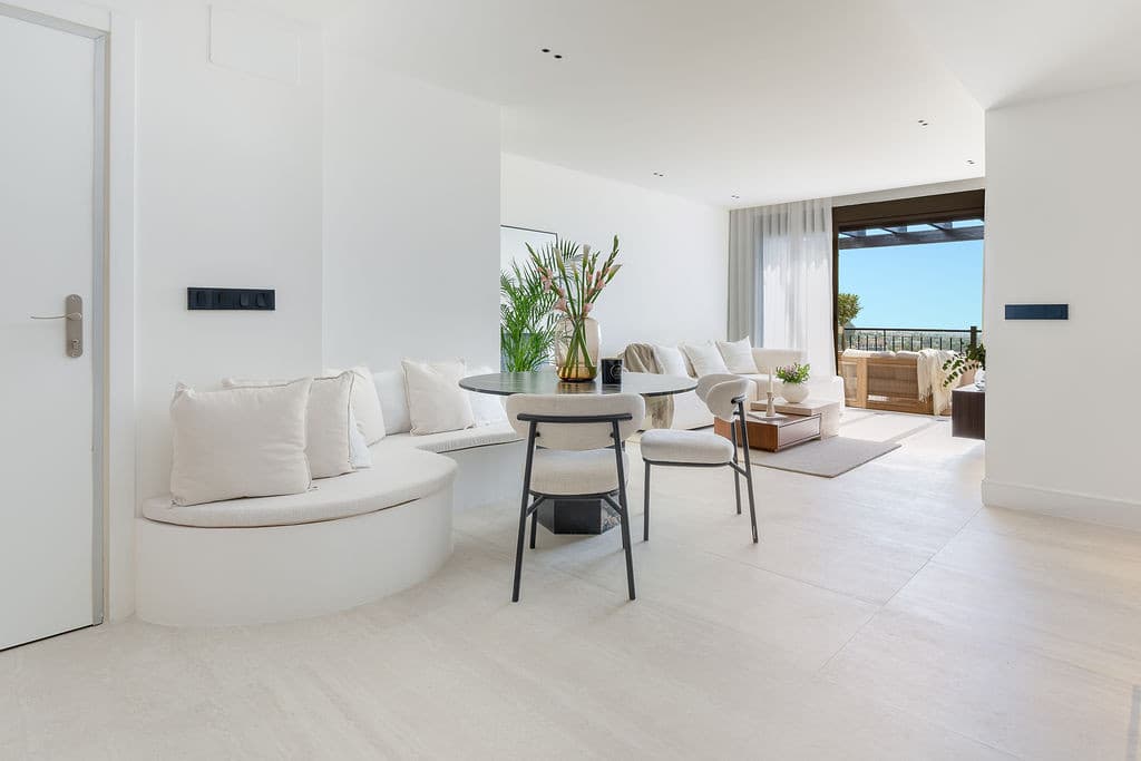 Beautifully renovated three-bedroom penthouse