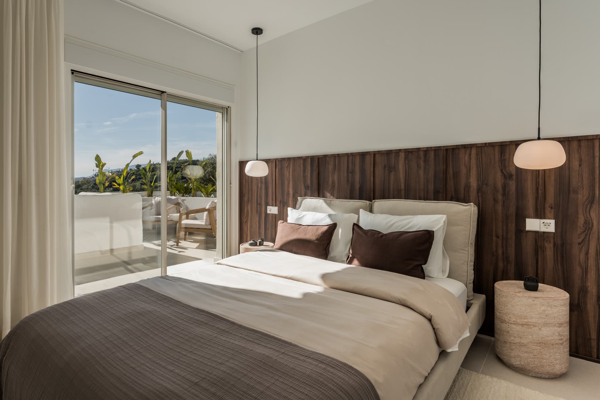 Duplex penthouse with panoramic sea views in Nueva Andalucía