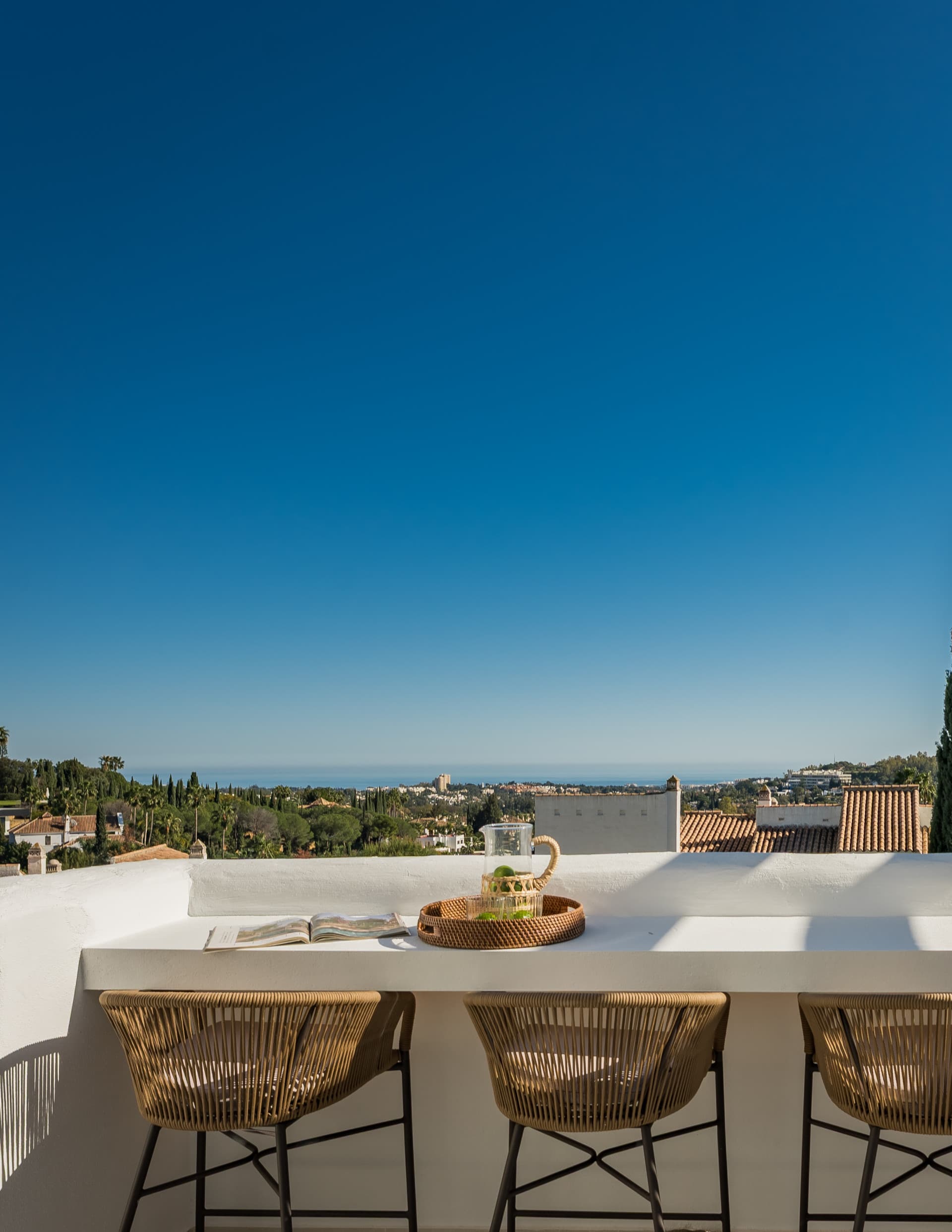 Duplex penthouse with panoramic sea views in Nueva Andalucía