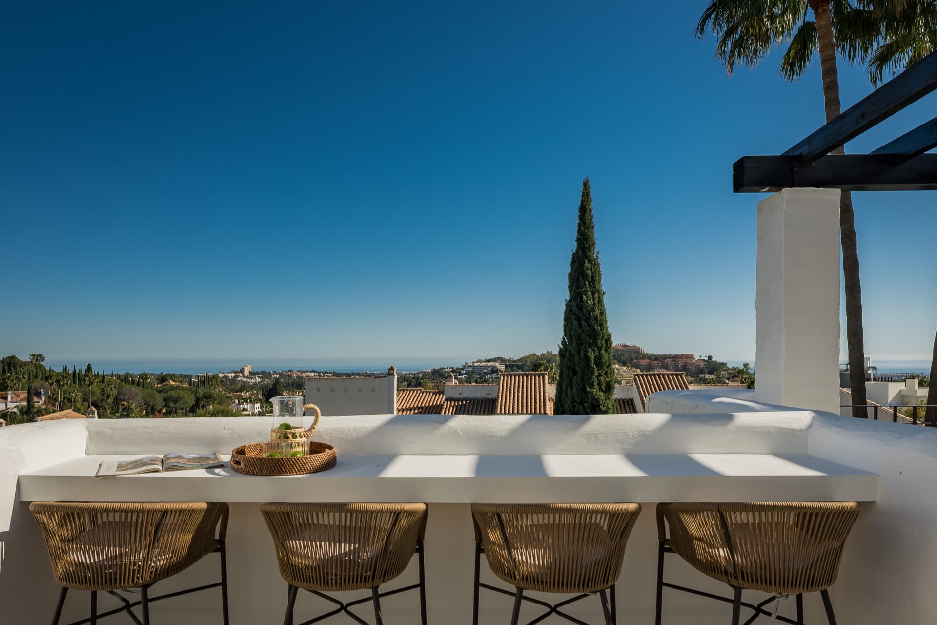 Duplex penthouse with panoramic sea views in Nueva Andalucía