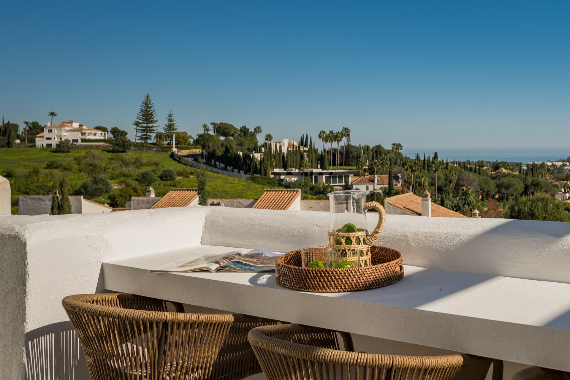 Duplex penthouse with panoramic sea views in Nueva Andalucía