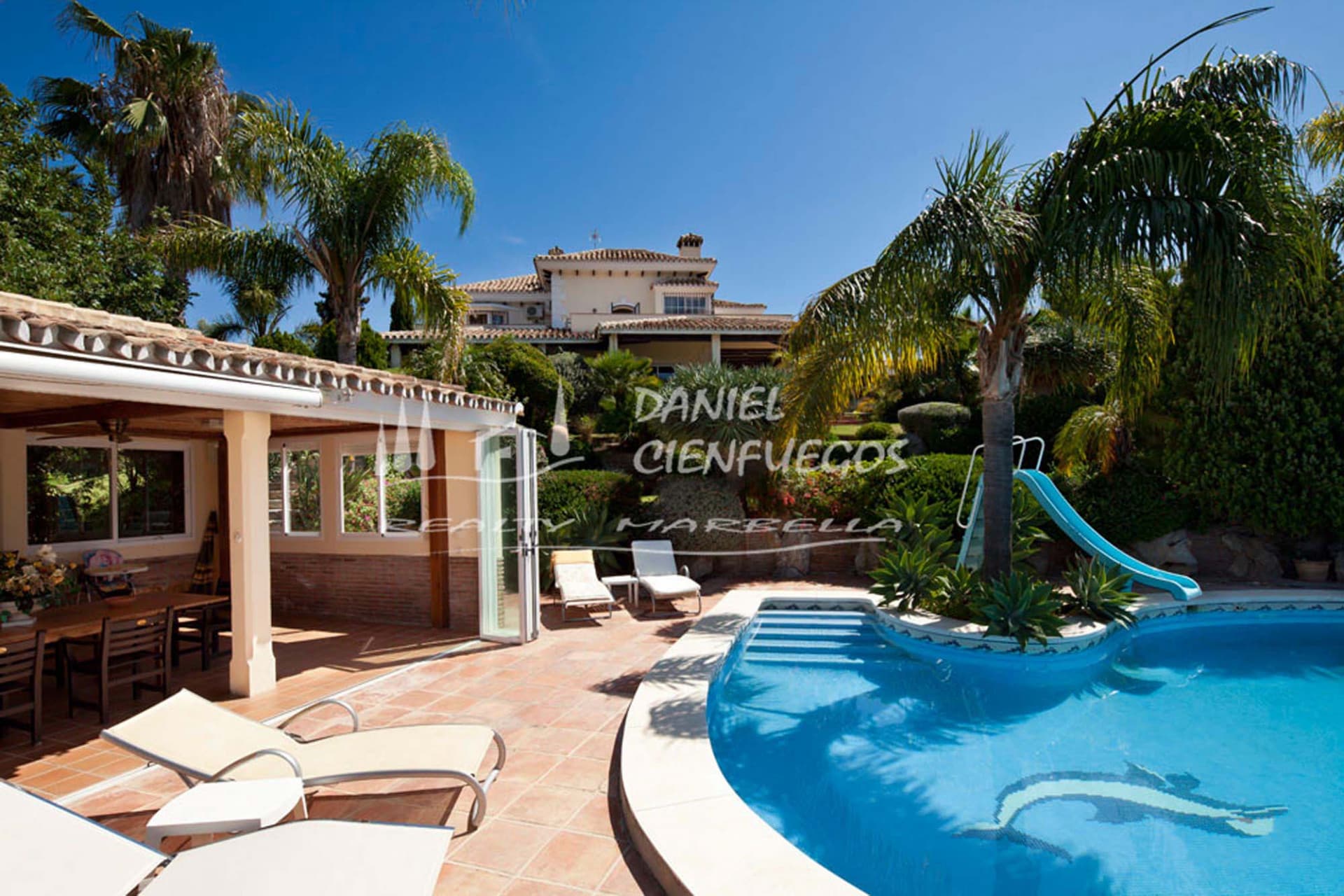 Villa-Finca en venta vista panorámica Altos los Monteros Marbella