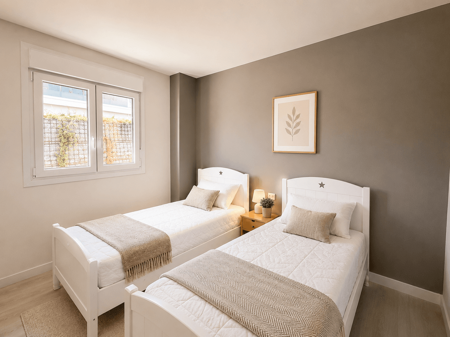 New Three-Bedroom Apartment in Estepona with Panoramic Views