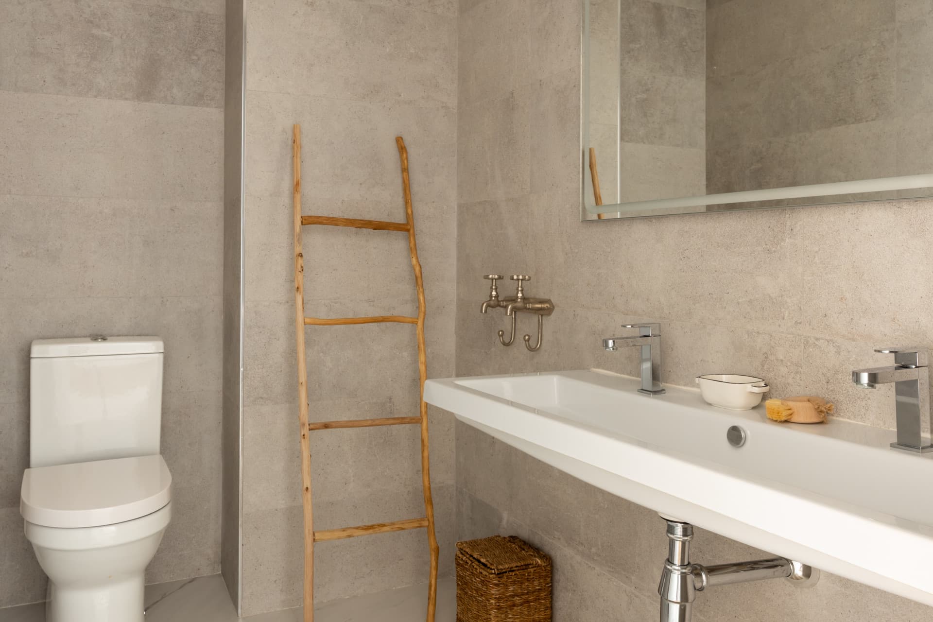 Elegant Designer Apartment for Sale in Mirador de Estepona Hills with Rental License