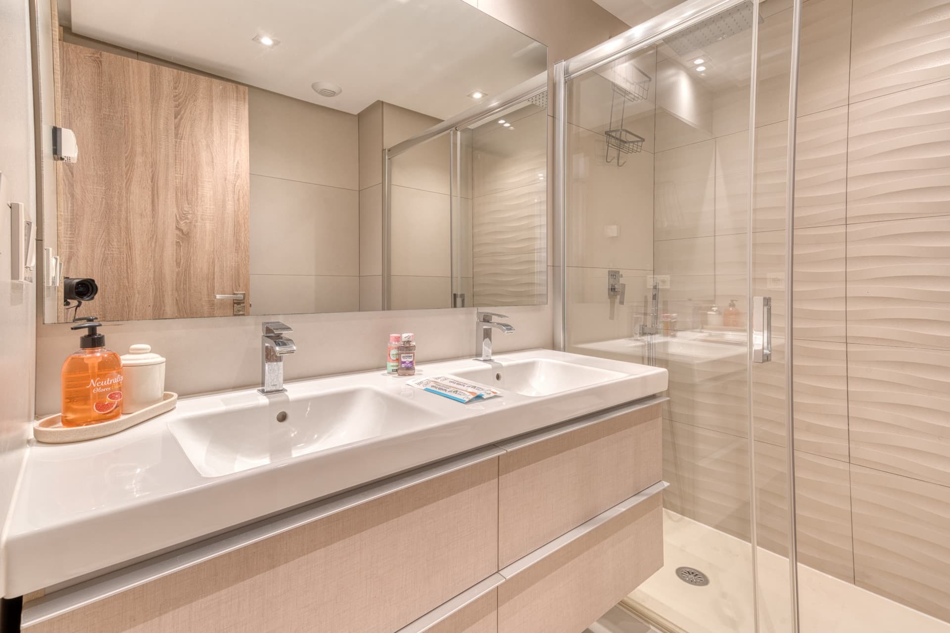Modern Two-Bedroom Apartment for Rent in Nueva Andalucía, Marbella