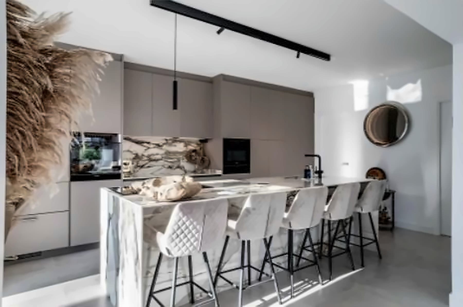 Villa de lujo de 6 dormitorios con vistas al mar y a la montaña en Nagüeles, Marbella