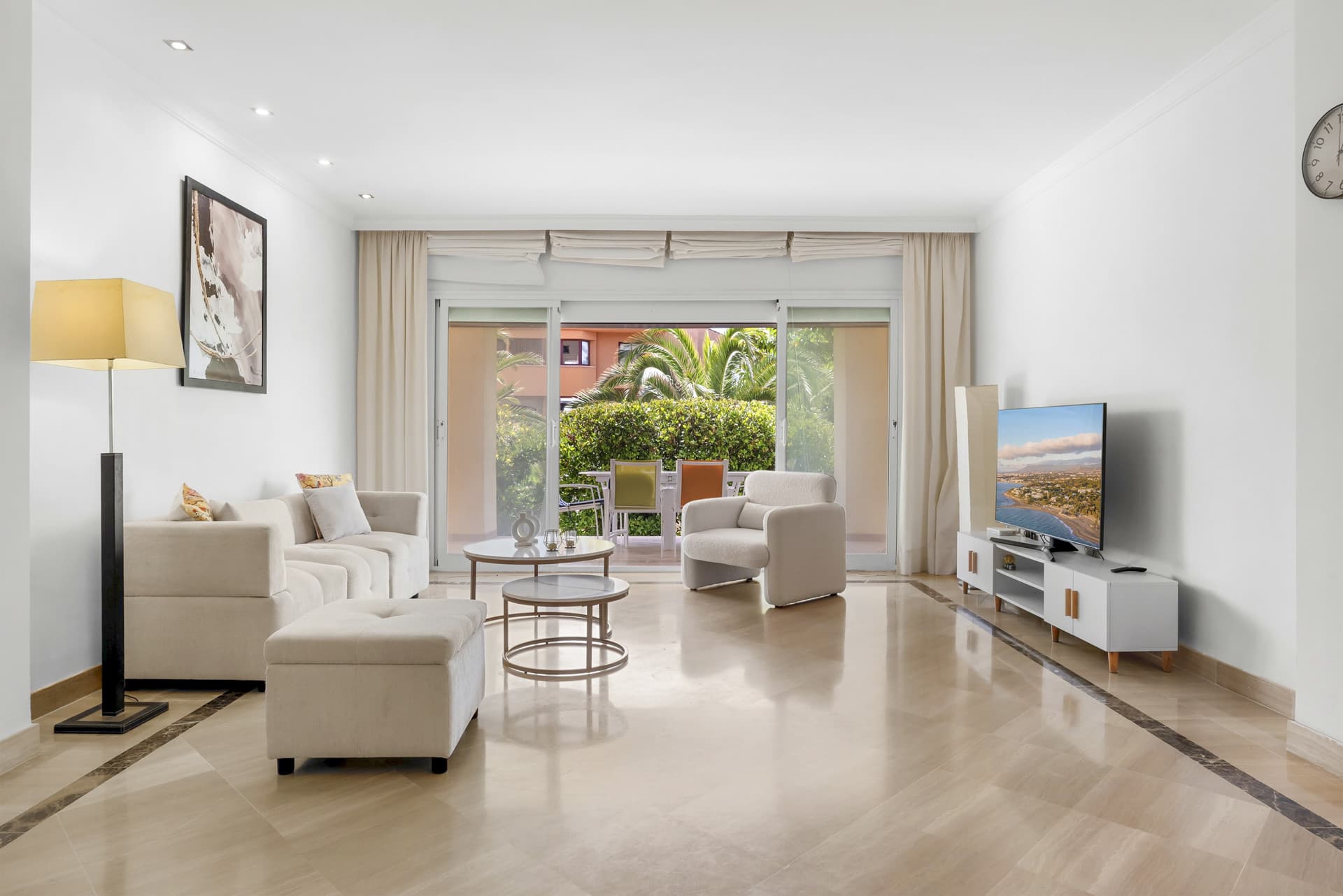 Apartamento de 3 dormitorios reformado en Bahía Vista Hermosa, Marbella Este