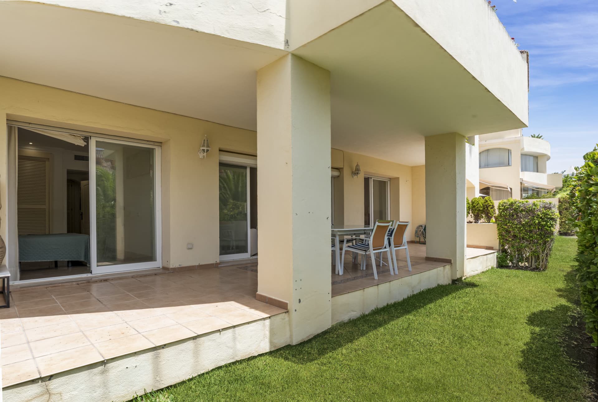 Renovated 3-Bedroom Apartment in Bahía Vista Hermosa, Marbella East
