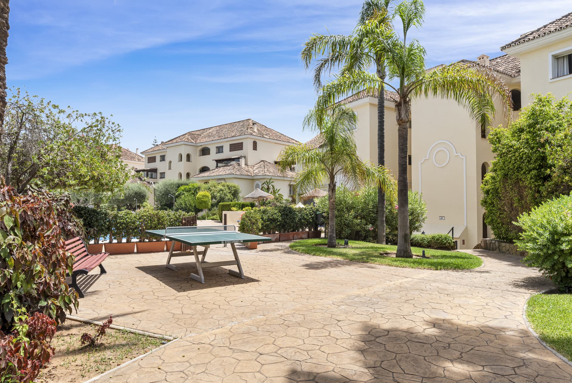 Renovated 3-Bedroom Apartment in Bahía Vista Hermosa, Marbella East