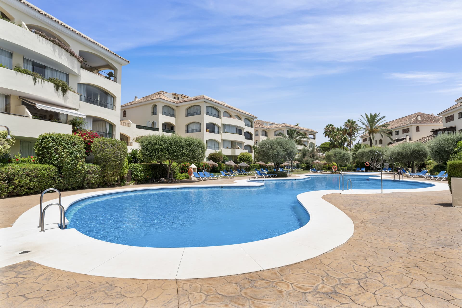 Renovated 3-Bedroom Apartment in Bahía Vista Hermosa, Marbella East
