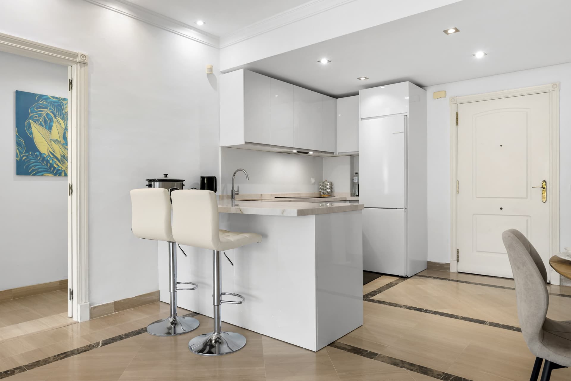 Renovated 3-Bedroom Apartment in Bahía Vista Hermosa, Marbella East