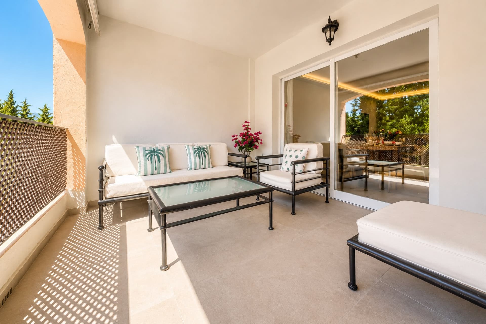 Spacious 4-Bedroom Apartment with Pool & Gardens in Puerto Golf, Nueva Andalucía
