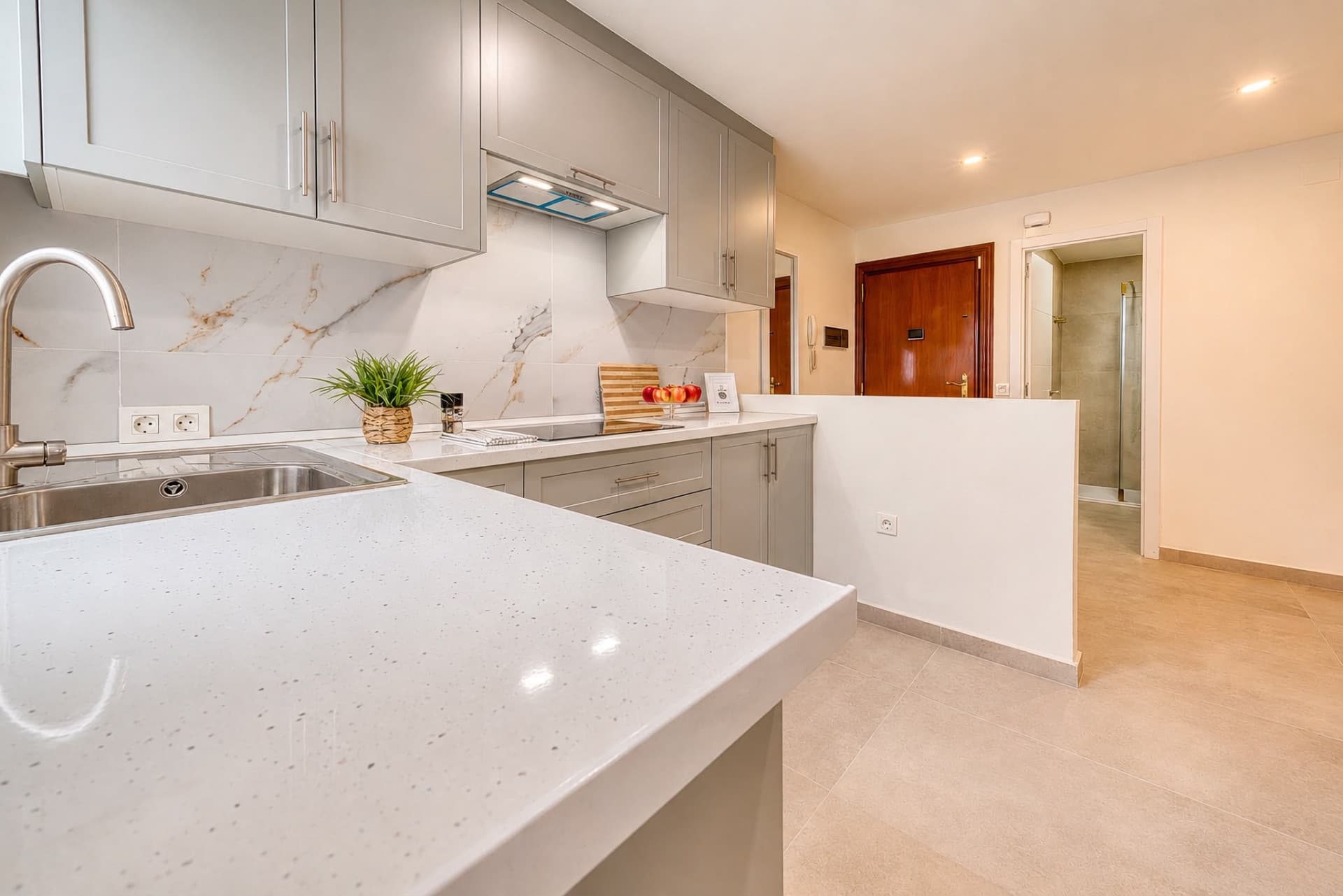 Spacious 4-Bedroom Apartment with Pool & Gardens in Puerto Golf, Nueva Andalucía