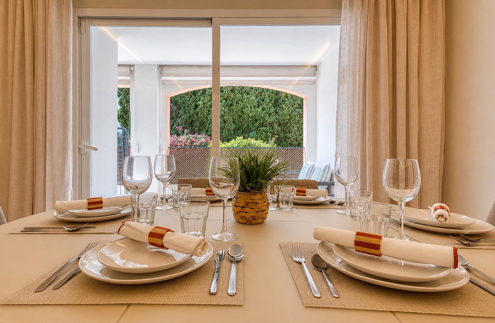 Spacious 4-Bedroom Apartment with Pool & Gardens in Puerto Golf, Nueva Andalucía