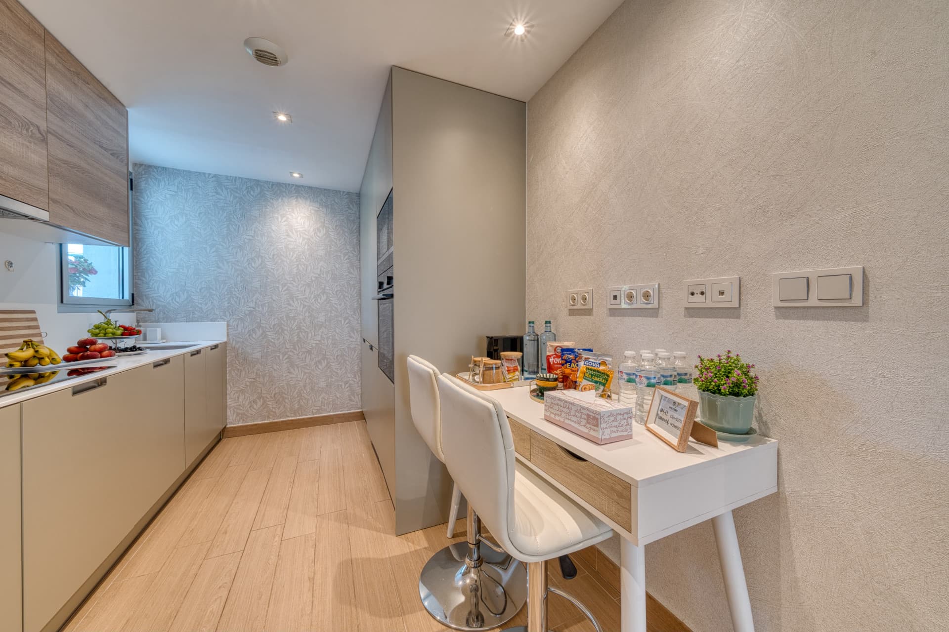 Modern 2-Bedroom Apartment in Nueva Andalucía, Marbella with Pool