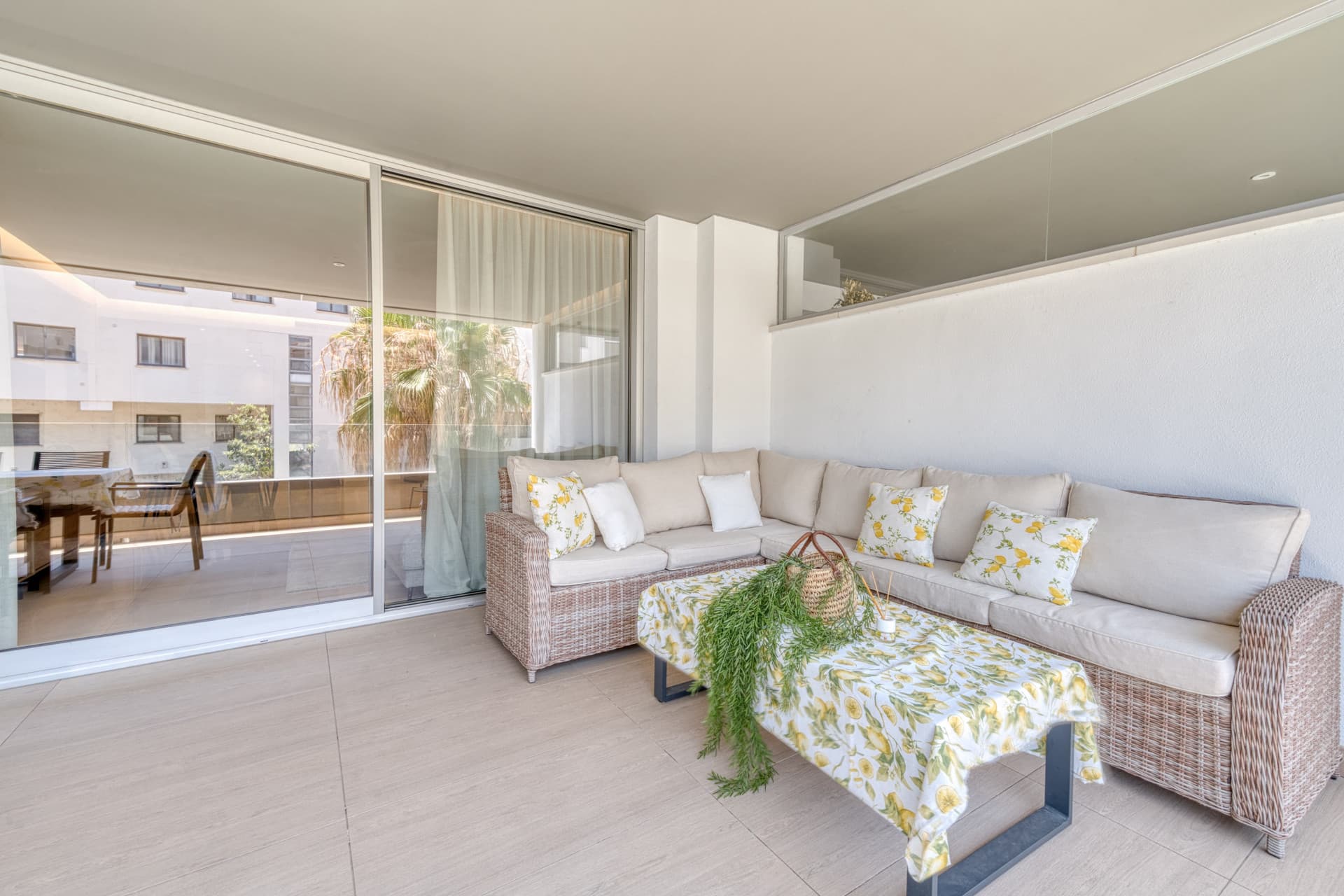 Modern 2-Bedroom Apartment in Nueva Andalucía, Marbella with Pool