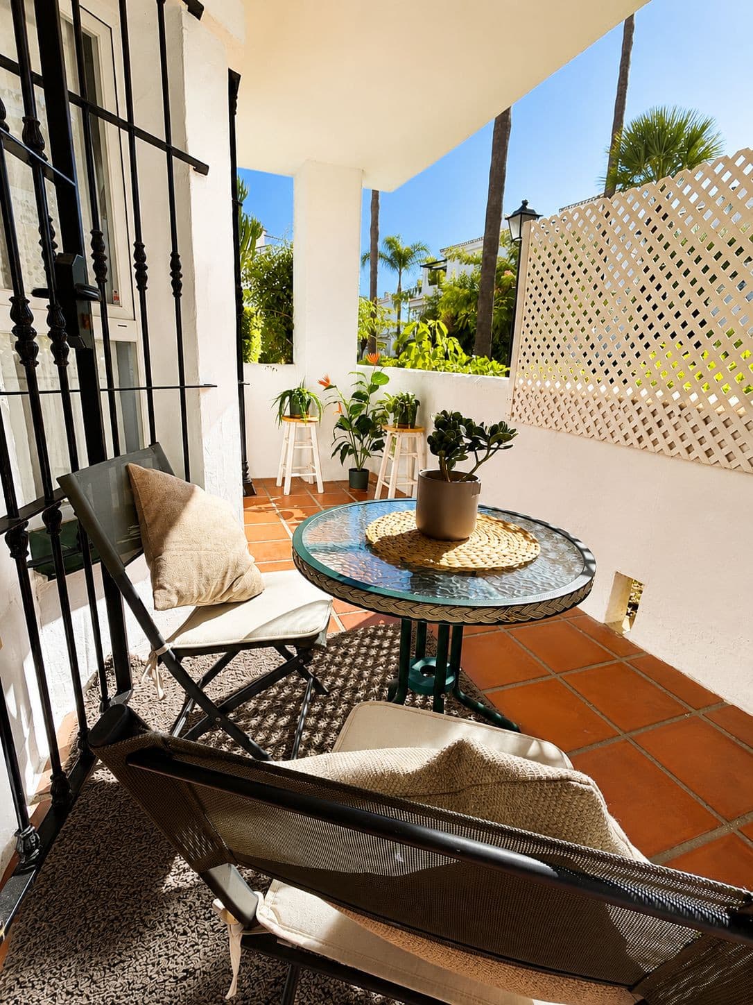 Charming Ground-Floor Apartment for Rent in Los Naranjos, Nueva Andalucía