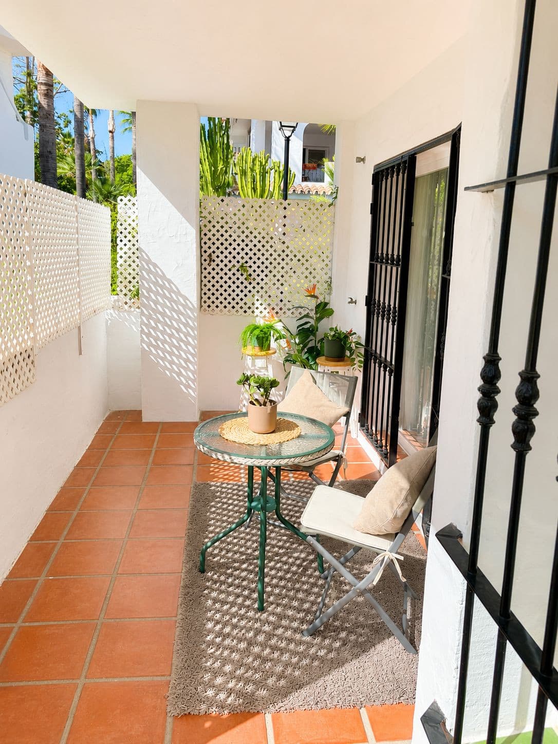 Charming Ground-Floor Apartment for Rent in Los Naranjos, Nueva Andalucía