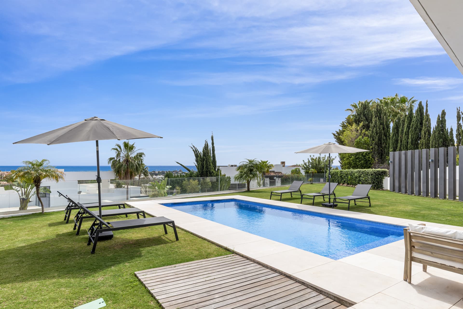 Luxury Contemporary Villa with Panoramic Sea Views in La Alquería, Benahavís