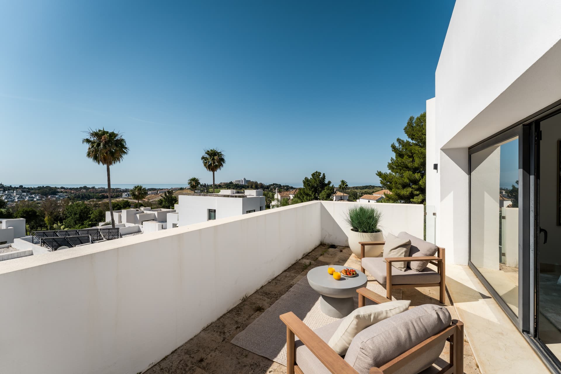 Luxury 5-Bedroom Villa in La Alquería, Benahavís with Panoramic Views