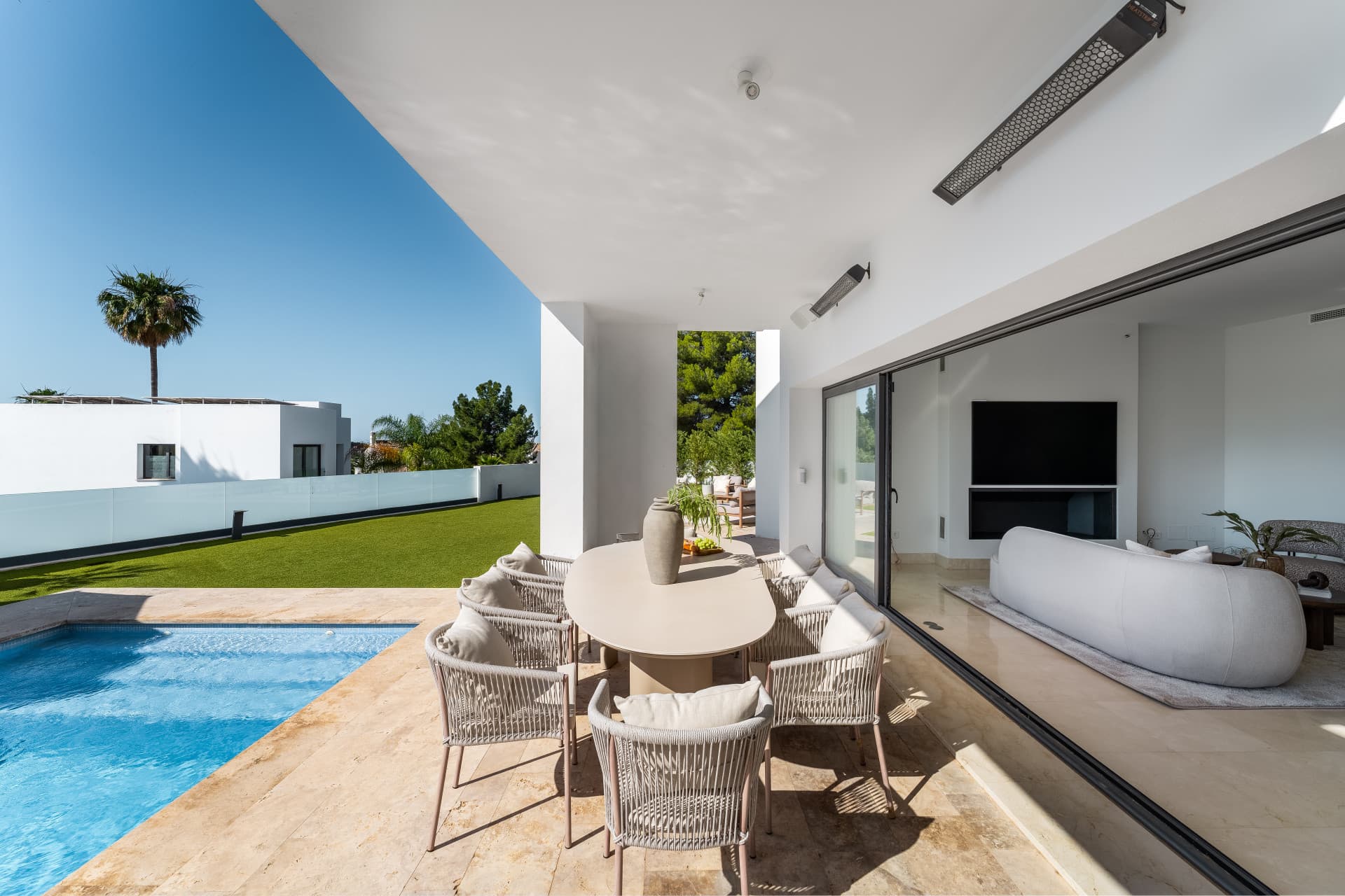 Luxury 5-Bedroom Villa in La Alquería, Benahavís with Panoramic Views