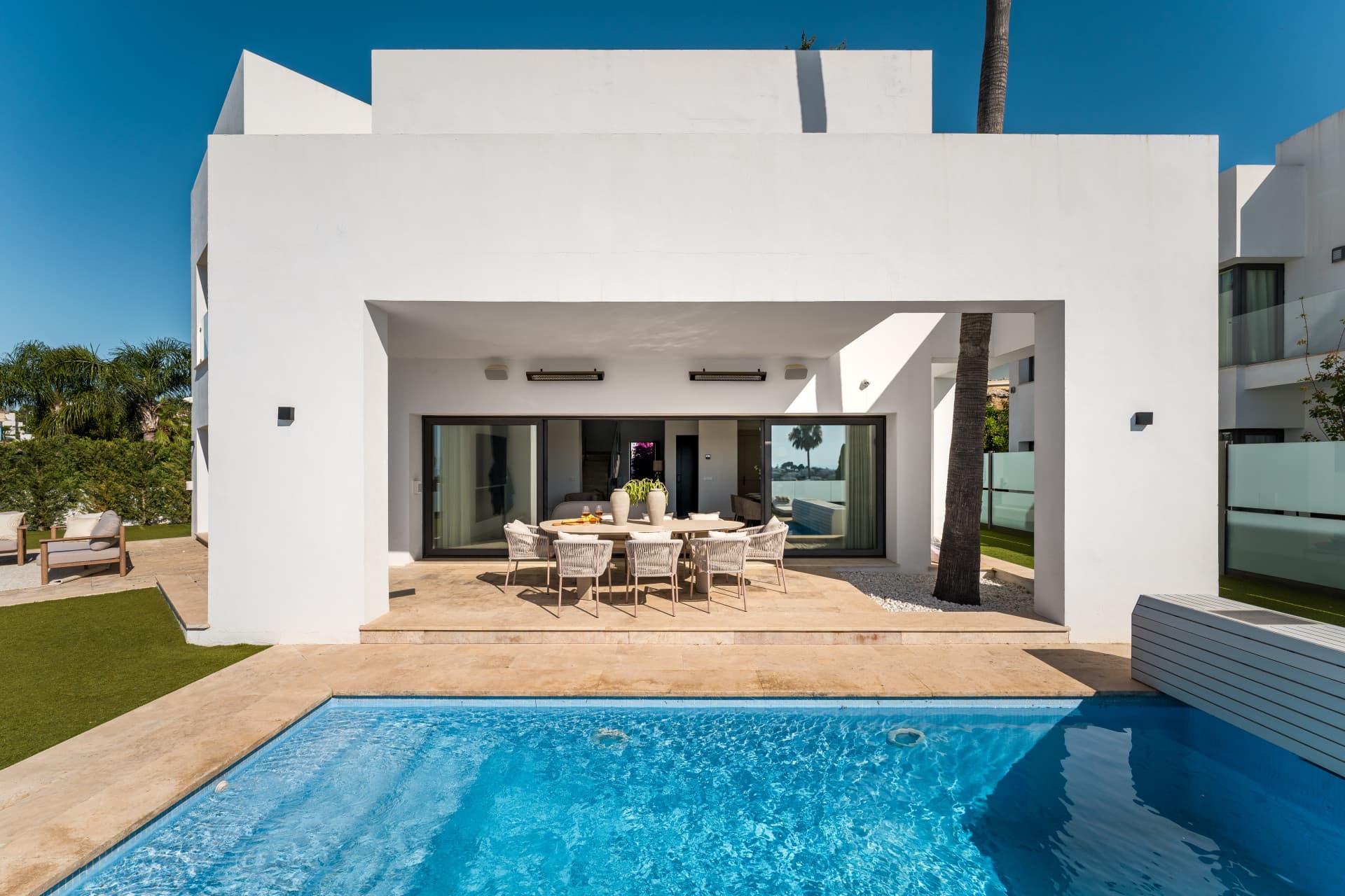 Luxury 5-Bedroom Villa in La Alquería, Benahavís with Panoramic Views