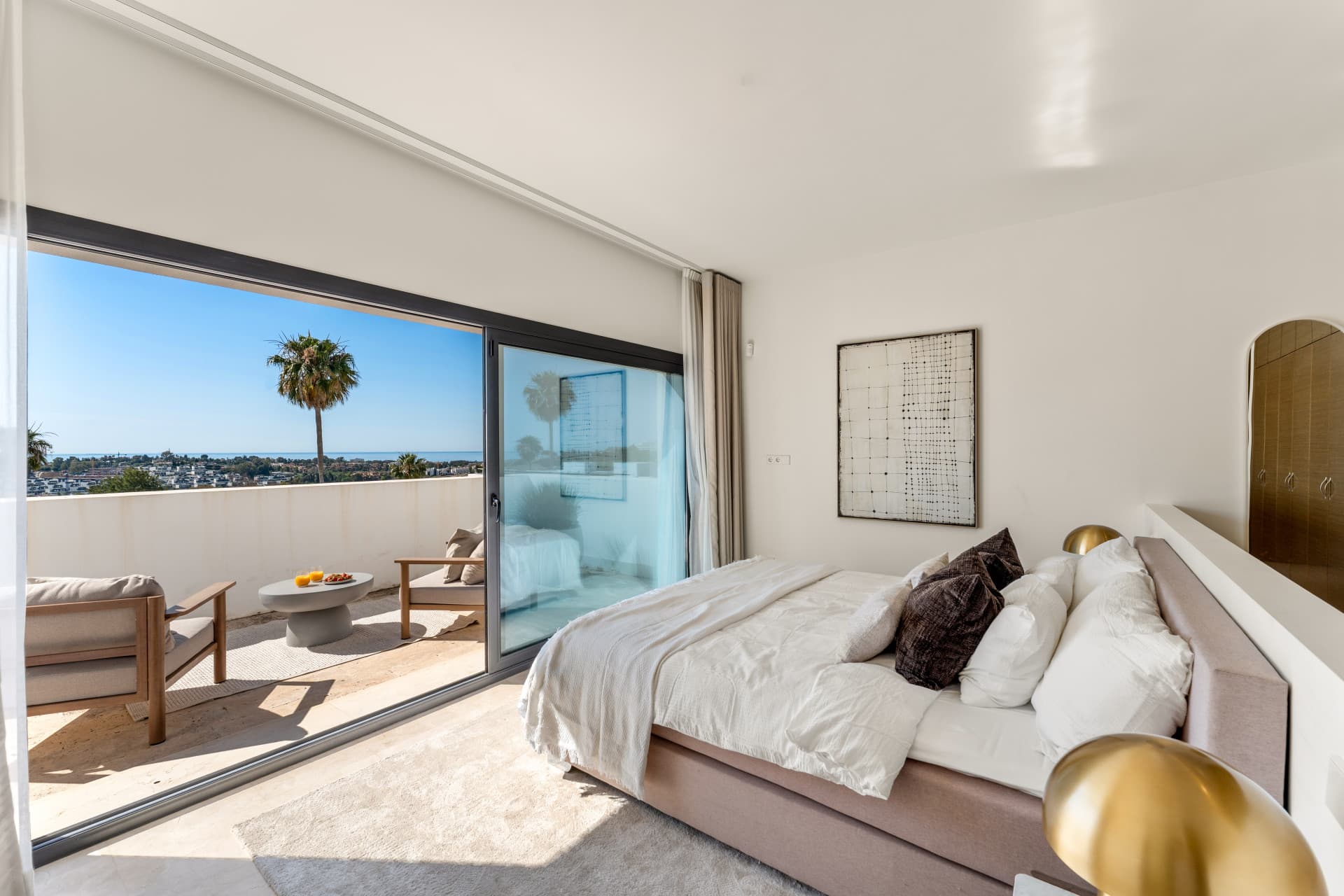 Luxury 5-Bedroom Villa in La Alquería, Benahavís with Panoramic Views