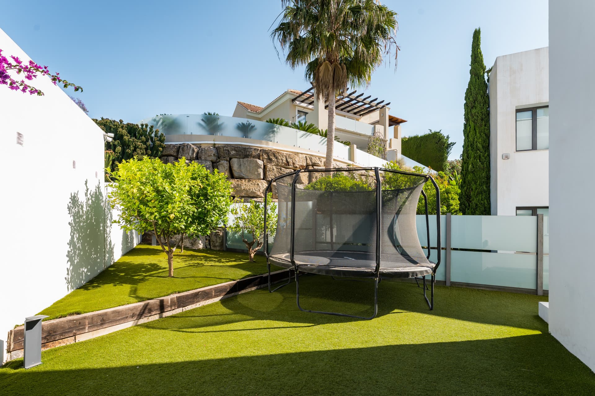 Luxury 5-Bedroom Villa in La Alquería, Benahavís with Panoramic Views