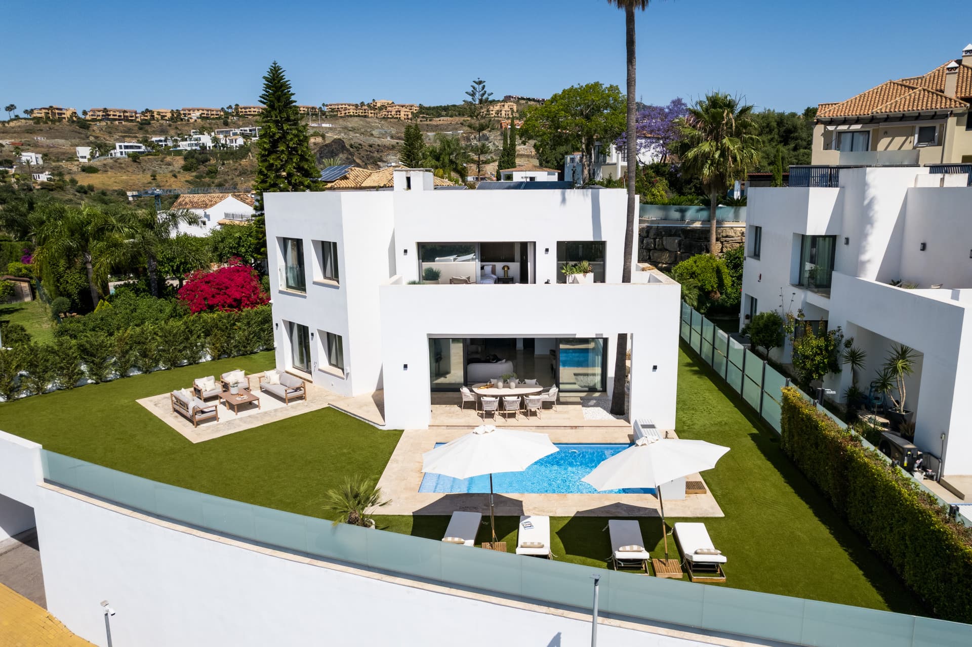 Luxury 5-Bedroom Villa in La Alquería, Benahavís with Panoramic Views