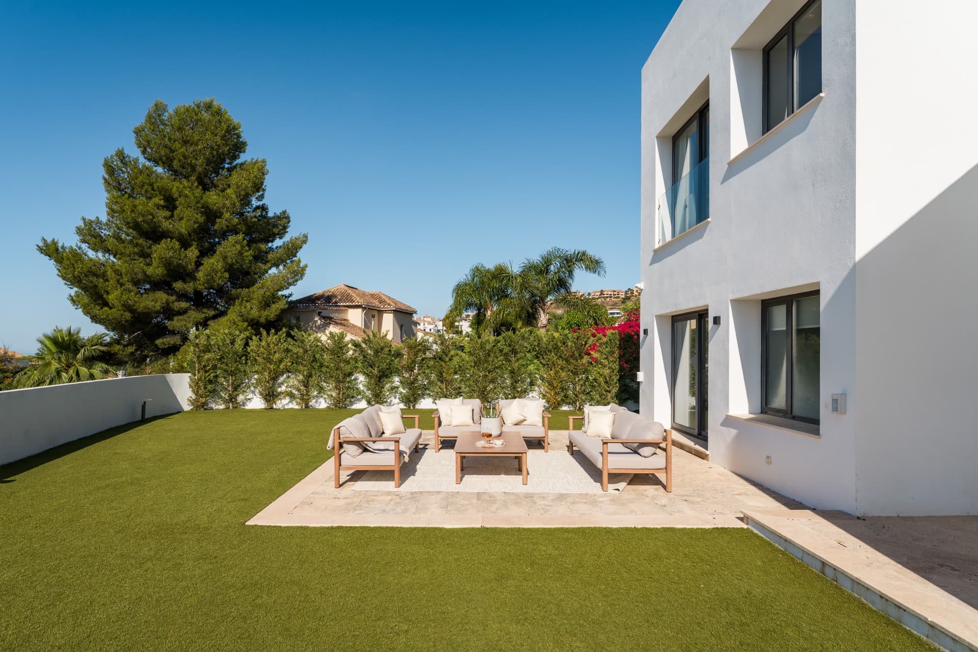 Luxury 5-Bedroom Villa in La Alquería, Benahavís with Panoramic Views