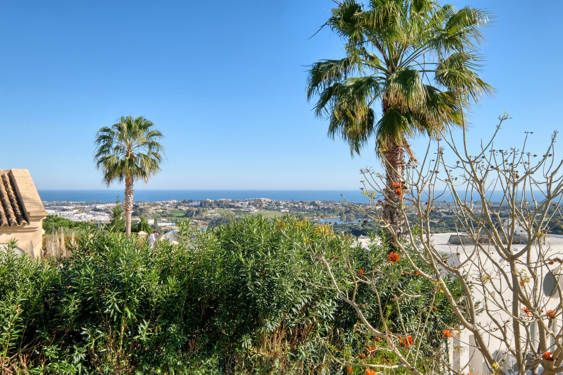 Luxury 4-Bedroom Villa in Puerto del Capitán, Benahavís with Panoramic Views