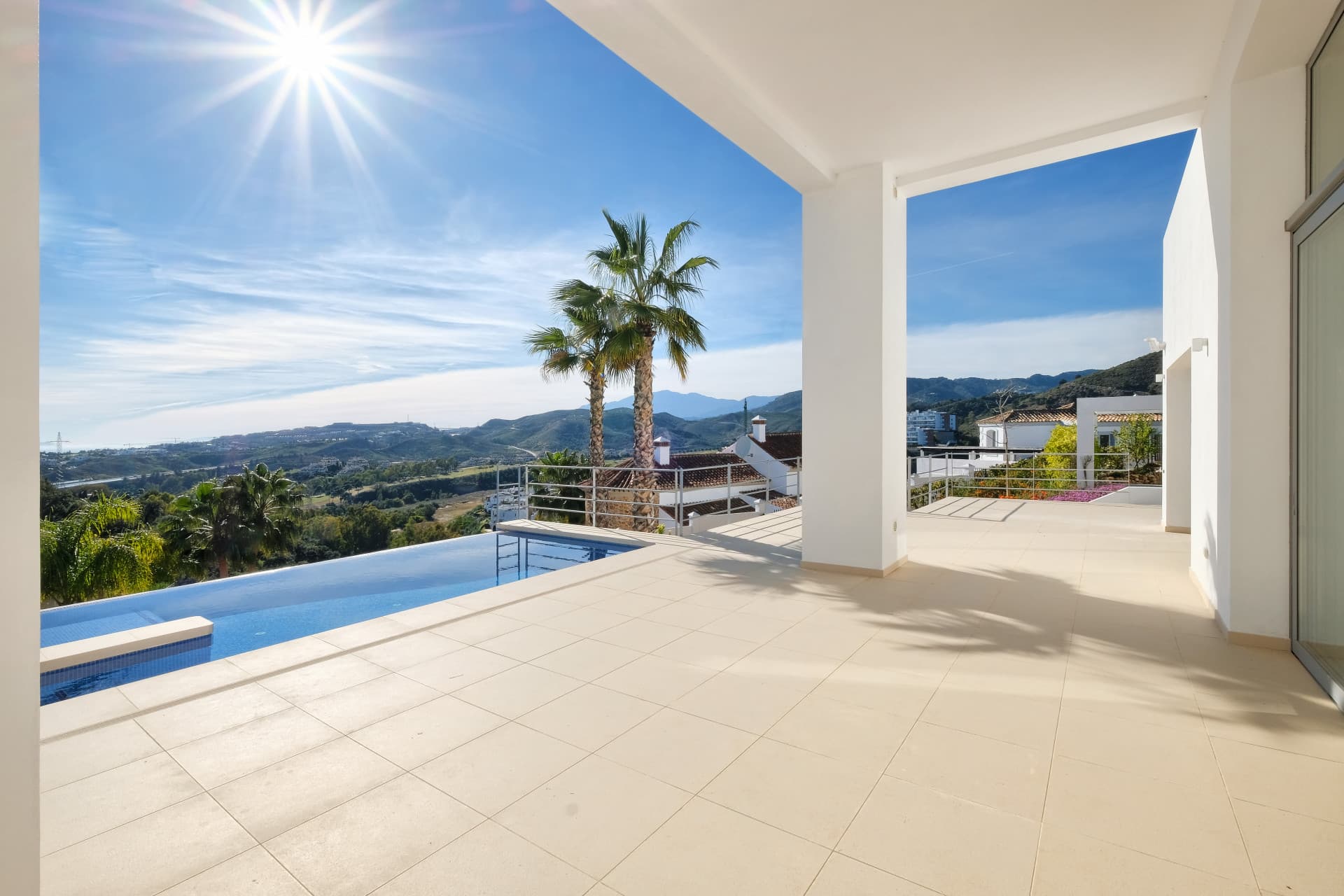 Luxury 4-Bedroom Villa in Puerto del Capitán, Benahavís with Panoramic Views