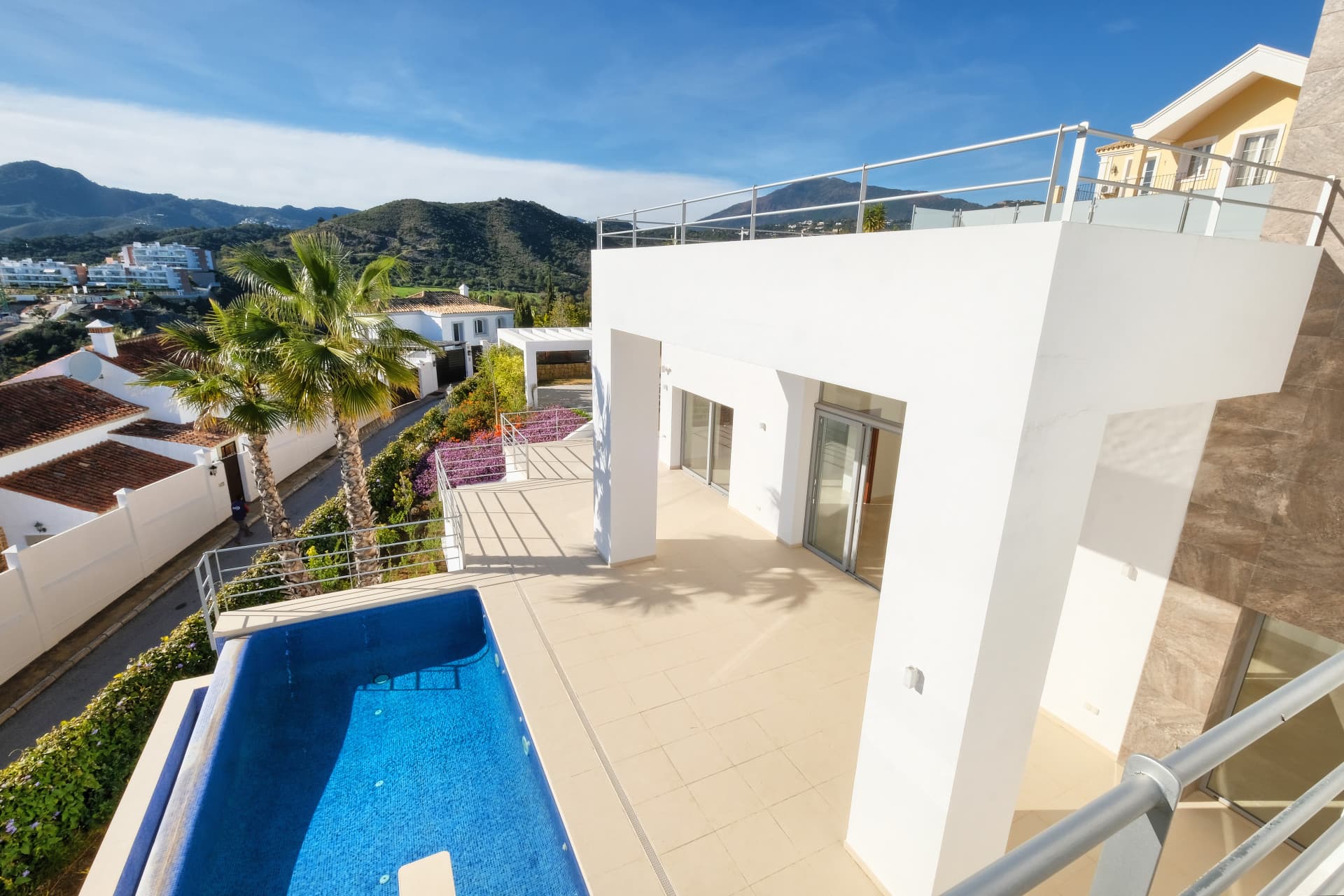 Luxury 4-Bedroom Villa in Puerto del Capitán, Benahavís with Panoramic Views