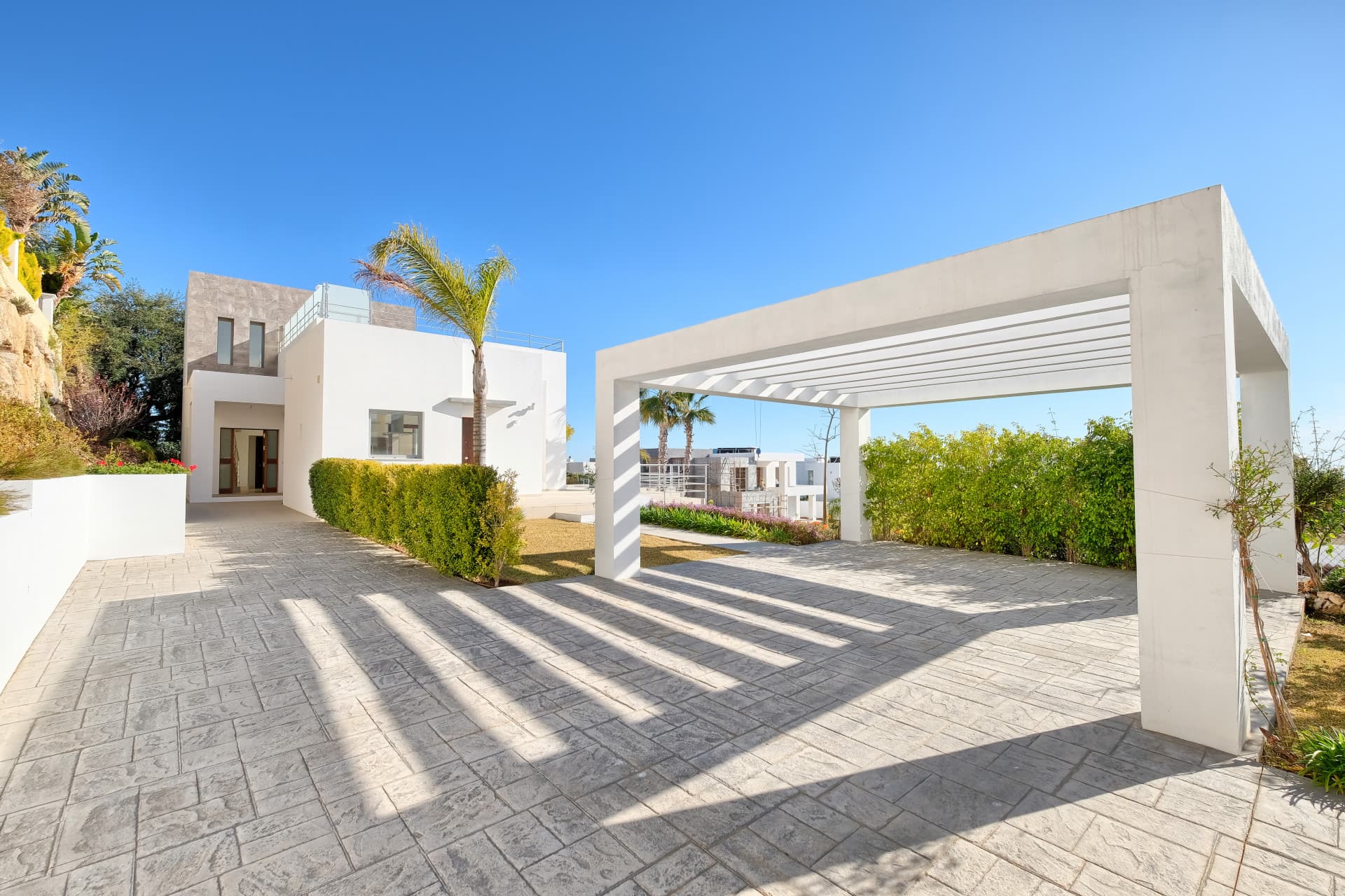 Luxury 4-Bedroom Villa in Puerto del Capitán, Benahavís with Panoramic Views
