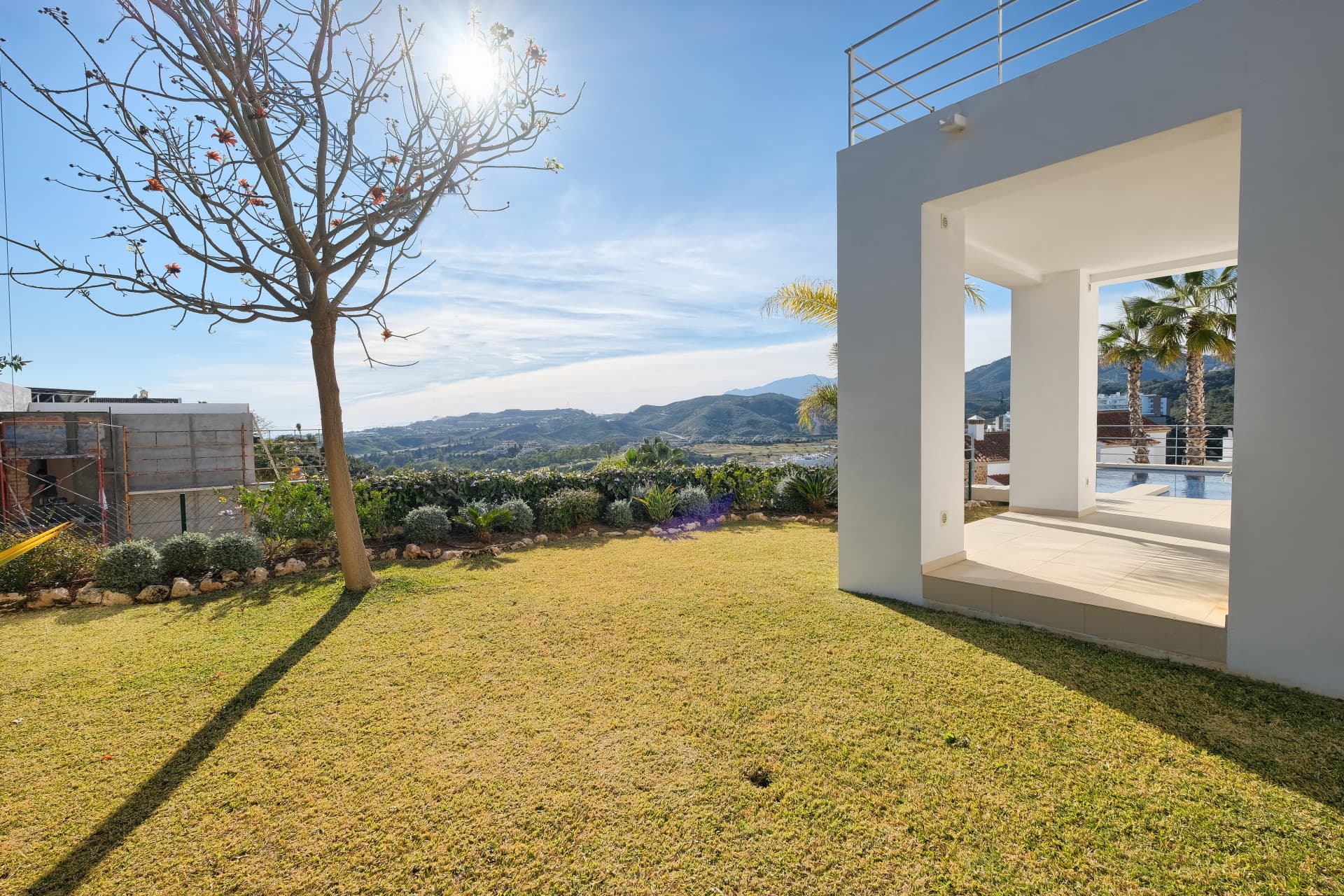 Luxury 4-Bedroom Villa in Puerto del Capitán, Benahavís with Panoramic Views