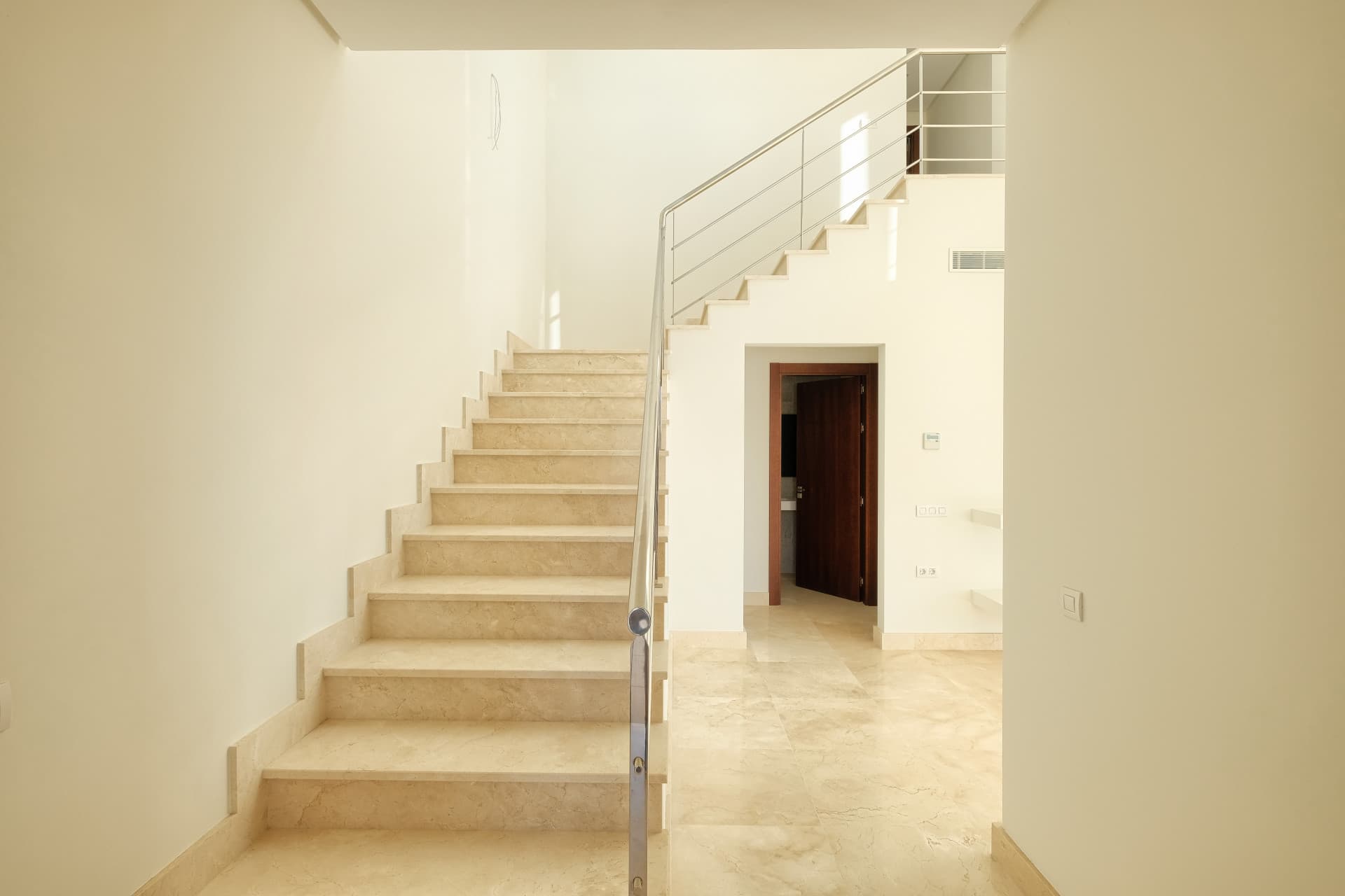 Luxury 4-Bedroom Villa in Puerto del Capitán, Benahavís with Panoramic Views