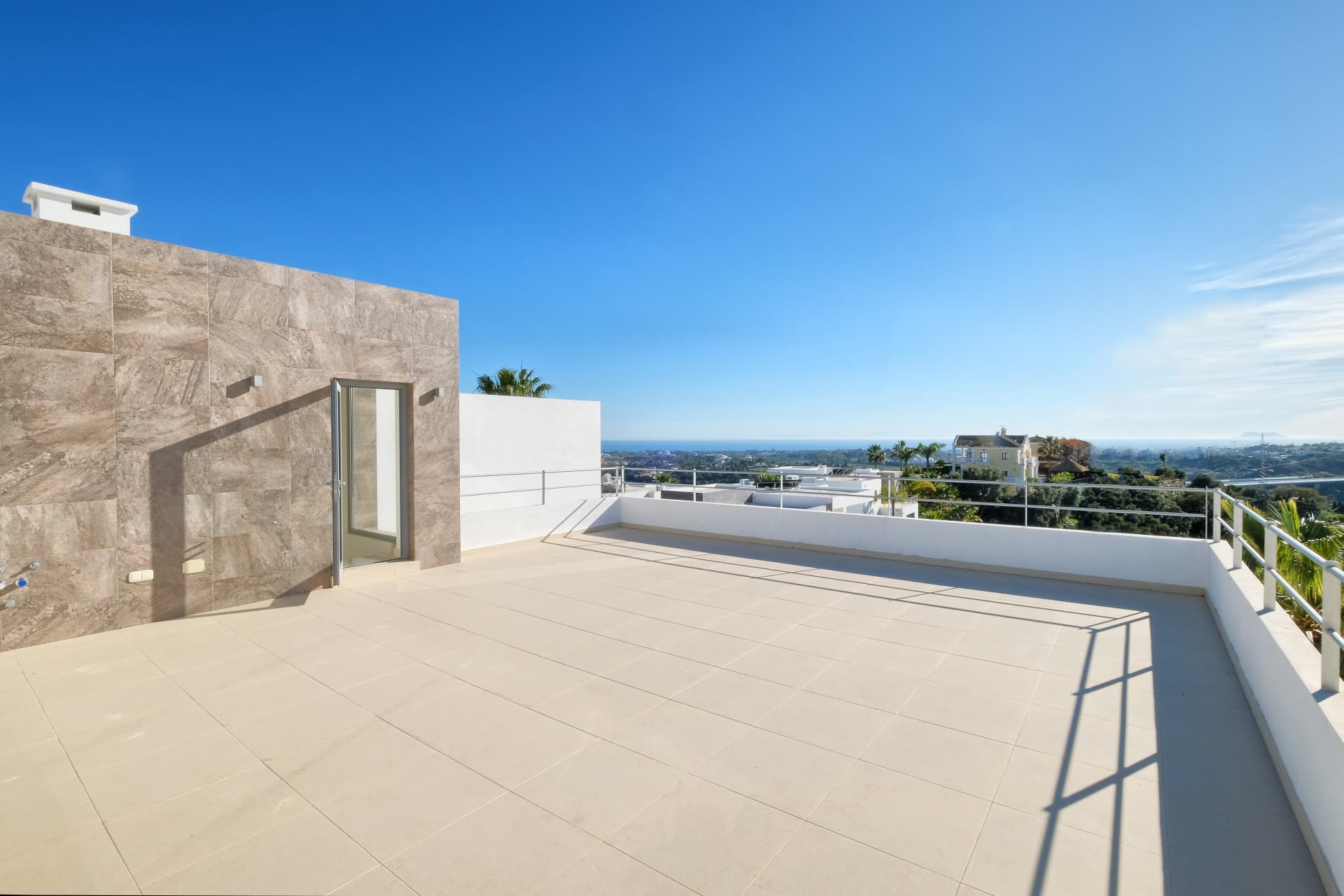 Luxury 4-Bedroom Villa in Puerto del Capitán, Benahavís with Panoramic Views